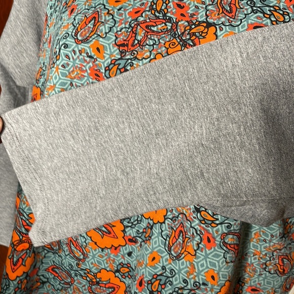 Clearance LuLaRoe Randy t-shirt Med - Picture 3 of 5